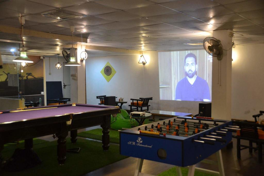 Akash Continental Hotell Rishīkesh Exteriör bild